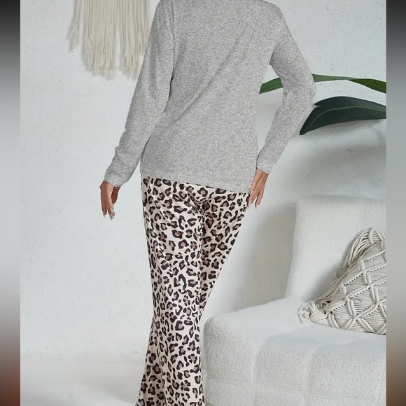 Women’s Casual Leopard Pajama Set . NWOT - Picture 2 of 3